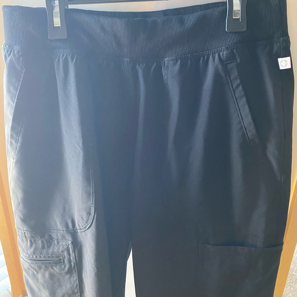 Cherokee infinity scrub pants size: MEDIUM